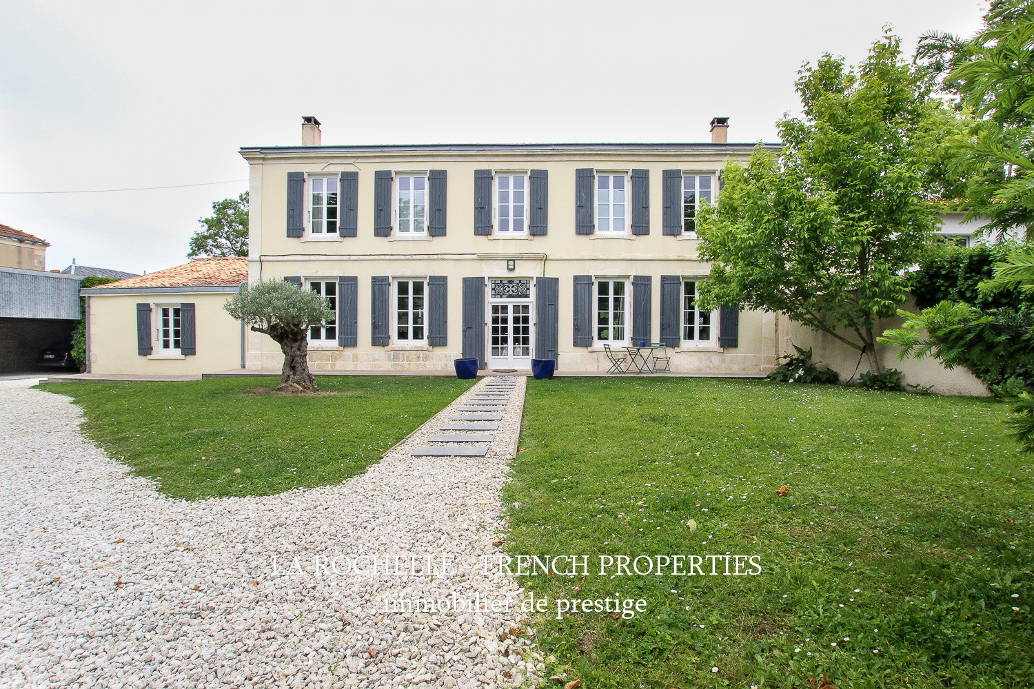 our selection of houses for sale in La Rochelle