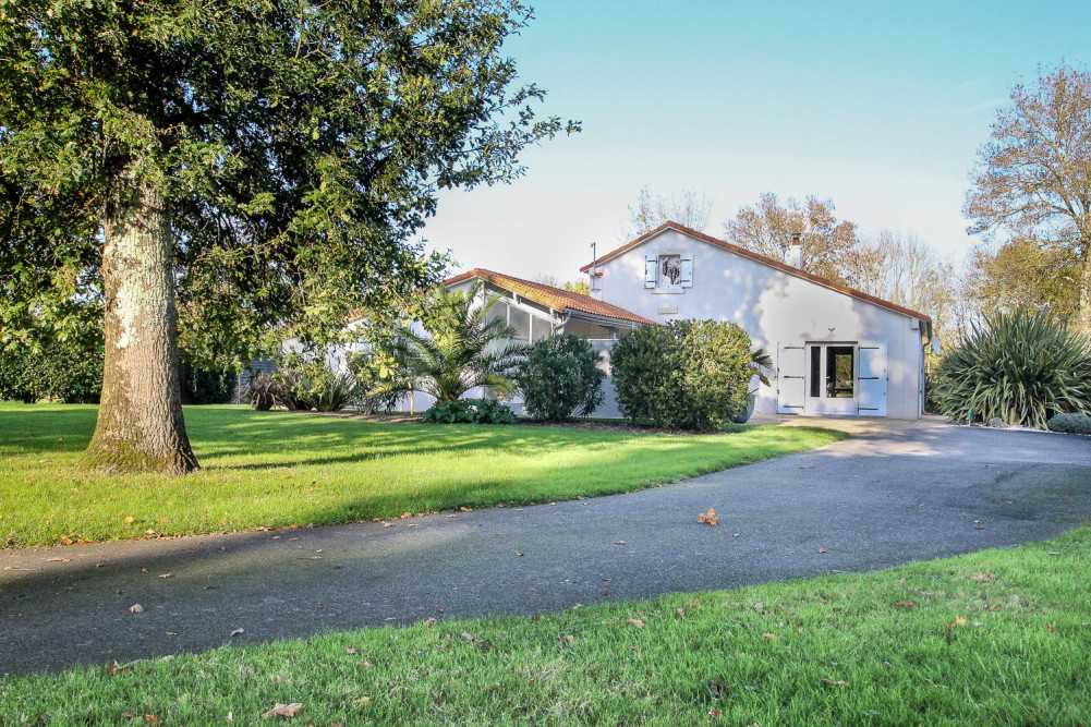 House for sale Charente-Maritime / Royan et sa région / Saujon