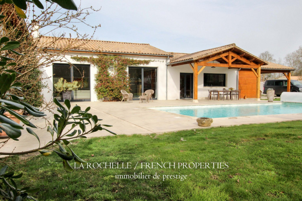 House for sale Charente-Maritime / La Rochelle et sa région / Aigrefeuille-d'Aunis