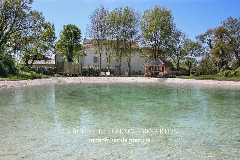 Maison à vendre Charente-Maritime / La Rochelle et sa région / Aigrefeuille-d'Aunis