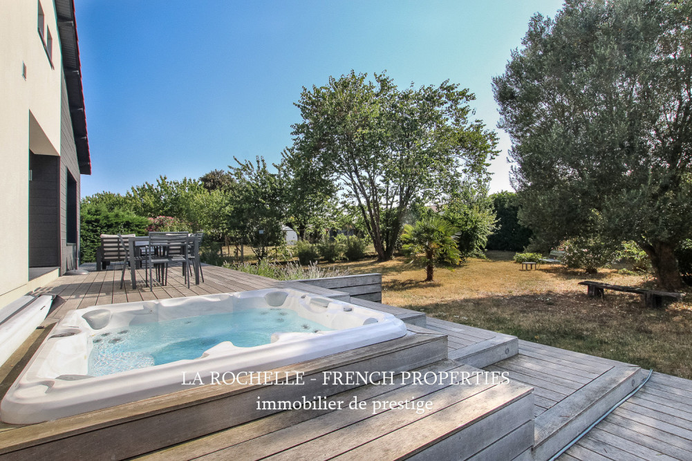 Property for sale - Maison Rochefort CG-287